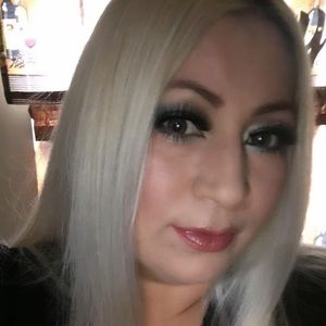 Meet your Posher, Nena